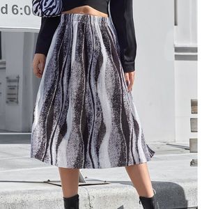 Skirt Elastic Waist Midi ladies Medium new!